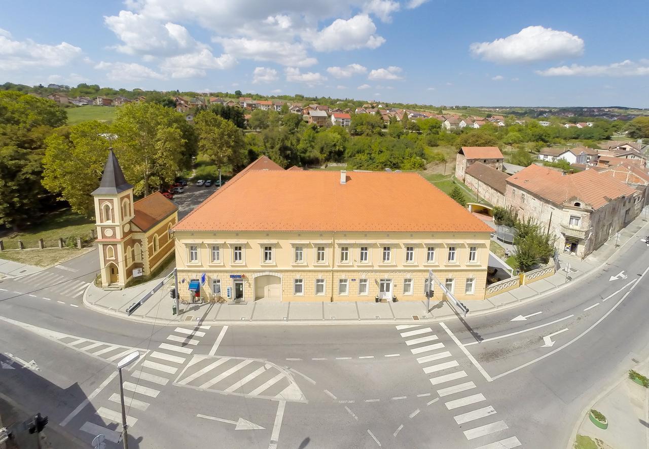 Hotel Pakrac Exterior photo